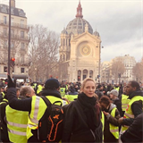 Uma Thurman uprosted krvavch protest kter od listopadu znepokojuj Pa.