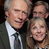 Clint Eastwood vedle dcery Laurie Murray, o kter  dlouh roky nevdl.