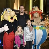 Jkl vzal sv dcerky na premiru filmu Asterix a tajemstv kouzelnho lektvaru.