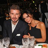 Beckham může doufat, že mu parohy nenasazuje i jeho manželka Victoria!