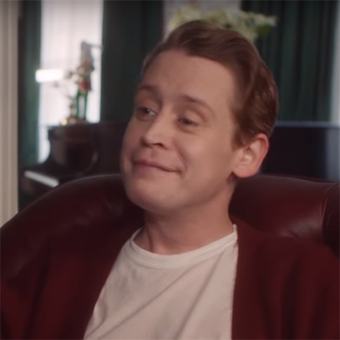 V reklam Googlu hraje Macaulay stejn scny jako ve filmu Sm doma!