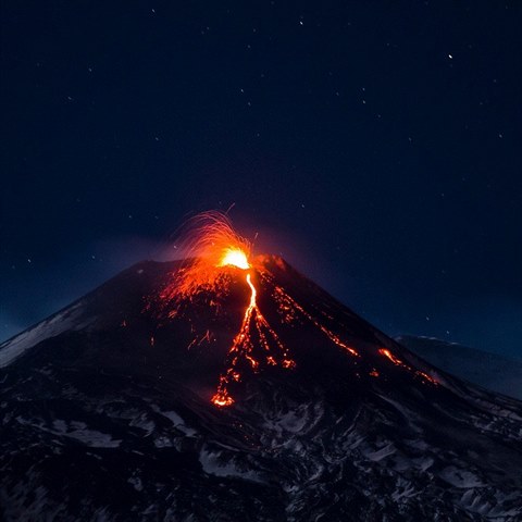 Sopka Etna se probudila k životu.