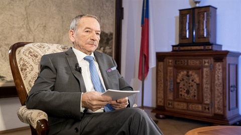 Pedsedu Senátu Jaroslava Kuberu (72) zradilo srdce.