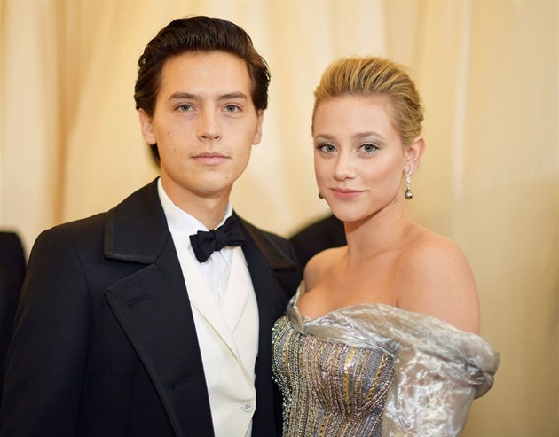 Lili a Cole se seznamáli na natáení Riverdale