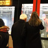 Felix Slováček s Lucií Gelemovou se cestám tramvají nevyhýbají.