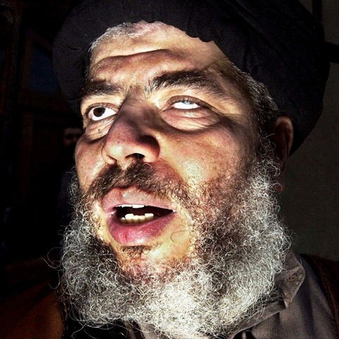 Imm Ab Hamza vypad jako z hororu. Chyb mu oko i jedna ruka.