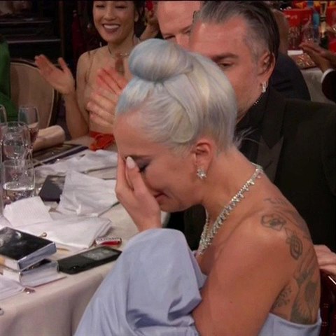 Zpvaka Lady Gaga nejprve ronila slzy tst za ocenn pro Nejlep...