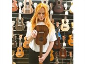 Iva Pazderková miluje ukulele.