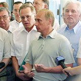 Prezident Vladimir Putin v tragdii zaujal laxn postoj a ani se nevrtil z...
