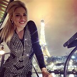 Eva Perkausová si pobyt v Paříži užívá plnými doušky.