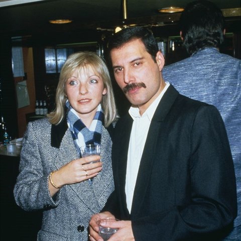 Mary Austinov a Freddie Mercury