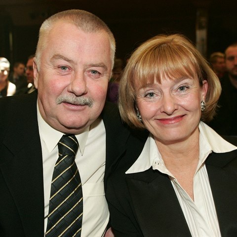 Potmil s manelkou Jaroslavou Brouskovou