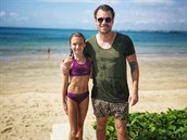 Dara Rolins a její dcera Laura na Bali potkaly Leoe Maree a jeho manelku...