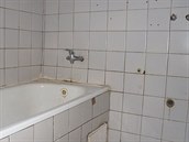 Koupelna v byt v Obrnicích zaila u lepí asy. Co lo odmontovat, zmizelo ve...