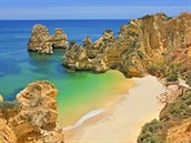 Portugalské Algarve je astým cílem turist pro jeho krásné pláe a stále...