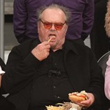 Jack Nicholson se ldoval bhem zpasu oblbench LA Lakers.