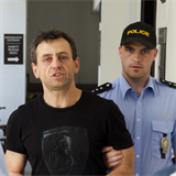 V roce 2016 byl Jaroslav Běla odsouzen za vydírání.