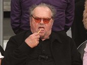 Jack Nicholson se ládoval bhem zápasu oblíbených LA Lakers.