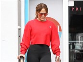 Jennifer Lopez se tuze ráda ukazuje v upnutém obleení, hlavn legínách.