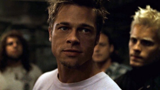 Brad Pitt jako Tyler Durden v Klubu rv