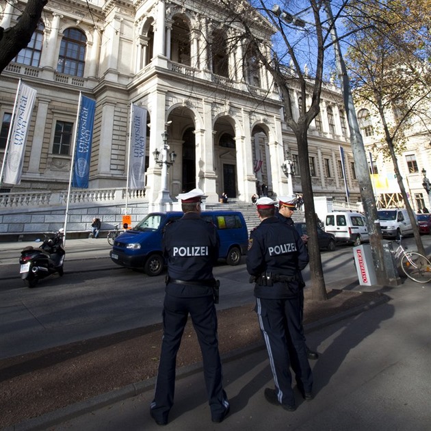 Policie ve Vídni vytáhla proti zbraním.