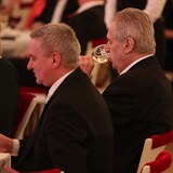 Zeman si spolen s manelkou Ivanou dopval kvalitnho vna.