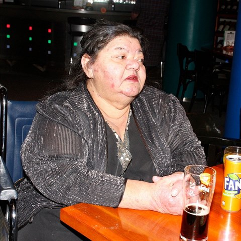 V�ra B�l� spadla a� na �pln� dno.