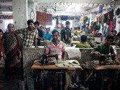 Mzdy v textilním prmyslu v Bangladéi jsou smn nízké.