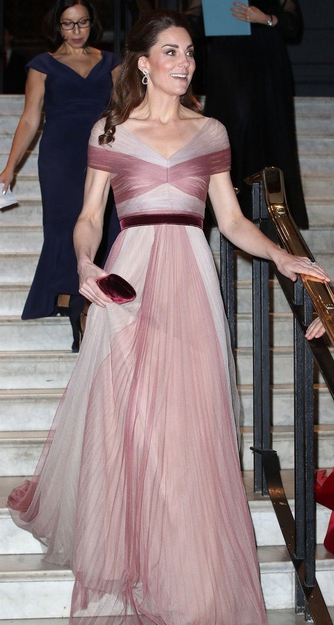 Kate Middleton oblékla šaty od Gucciho. Obvinili ji kvůli tomu z rasismu -  Expres.cz