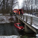 Kvli autu, kter spadlo z mostu do vodnho pivade ndre ermanice, musel...