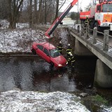 Kvli autu, kter spadlo z mostu do vodnho pivade ndre ermanice, musel...