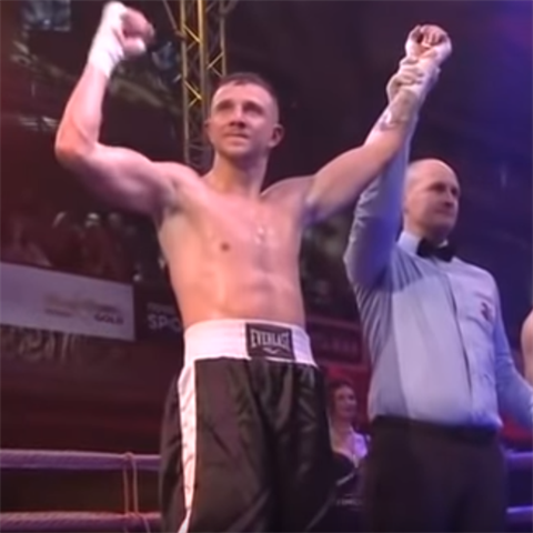 Jakub tfek si nedvno odbyl svj boxersk debut.