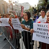 Vietnamci vítají Donalda Trumpa.