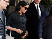 Meghan Markle nesundá ze svého bicha ruce.