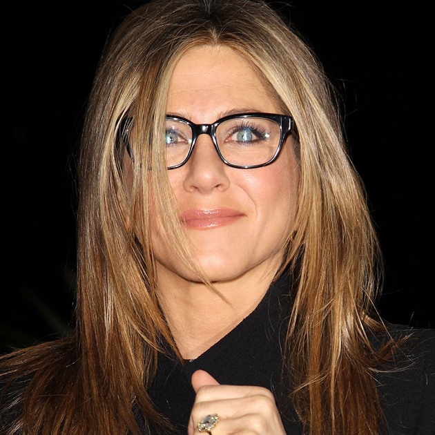 Jennifer Aniston brýle v dtství nenávidla