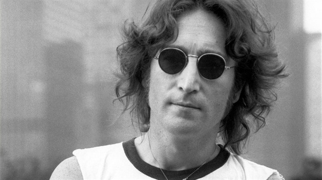 Matka se Johna Lennona vzdala