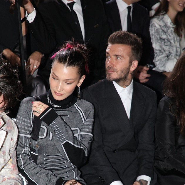 David Beckham a Bella Hadid na loské pehlídce Dior