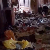 Policist nali v moskevskm byt odpadky a vby. Mezi nimi byla ptilet...
