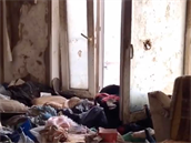 Policisté nali v moskevském byt odpadky a váby. Mezi nimi byla ptiletá...