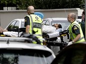 Brenton Tarrant zaútoil na meity ve mst Christchurch, zabil bezmála 50 lidí.