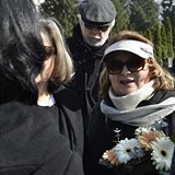 Na pohřeb Stanislava Zindulky přišla i Libuše Šafránková s Josefem Abrhámem.