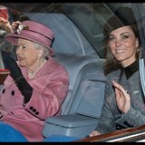 Královna Alžběta na oficiální návštěvě King’s College London.