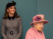 Kate Middleton provází královnu Albtu sama poprvé.