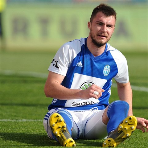 Mladoboleslavsk� Nikolaj Komli�enko, nejlep�� st�elec ligy, dal g�l i Spart�.