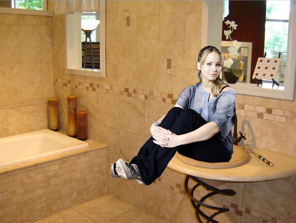 Jennifer Lawrence čůrá do dřezu a nemyje si ruce po záchodě - JenProMuze