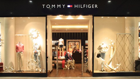 Pozvánka na otevření nového obchodu značky Tommy Hilfiger - JenProMuze