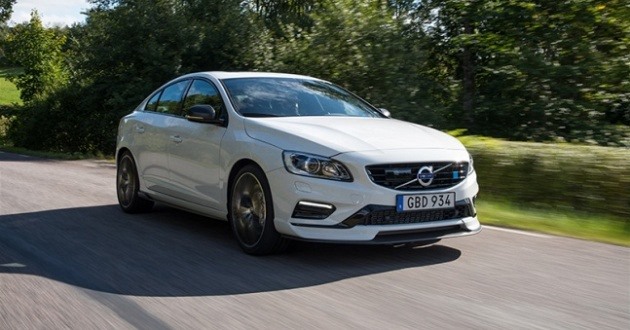 Volvo S60 a V60 Polestar: Nové aerodynamické doplky z karbonu