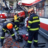 V Brn se srazila tramvaj s trolejbusem, na mst jsou destky zrannch.