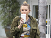 Miley Cyrus zase vypadá stran divn, víme co s tím