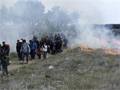 Migranti se vydali k hranicím se Severní Makedonií.